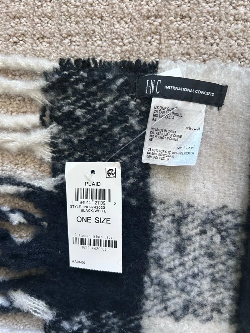 International Concepts INC Black and White Buffalo Check Scarf With Fringe